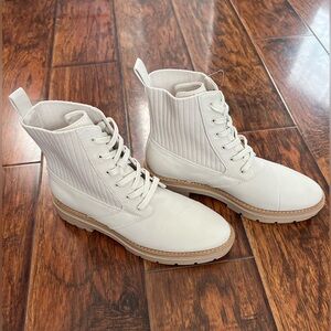 TOMS Ionie Boot (NWOT)